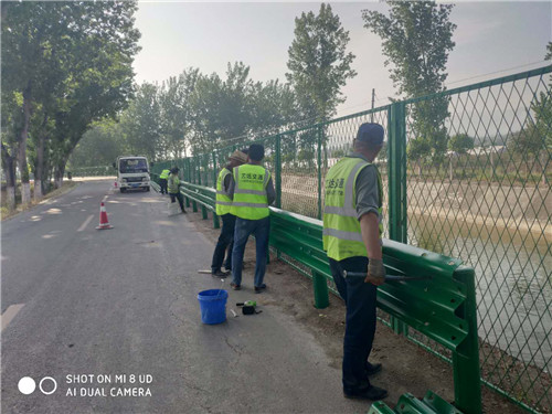 高速?lài)鷻?、護欄項目